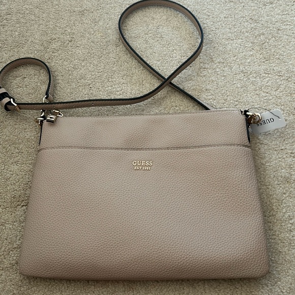 Guess Bag - Picture 3 of 10